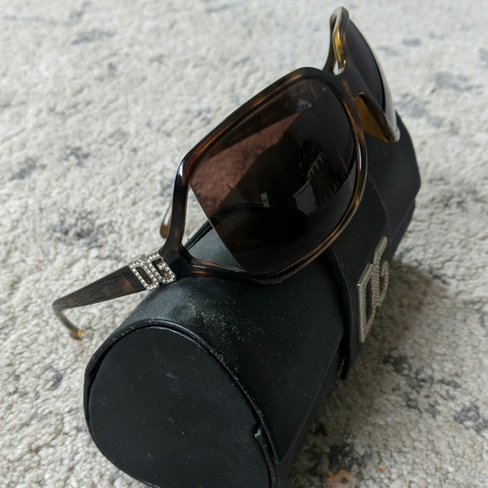 Authentic D&G Tortoise Shell Sunglasses - image 2